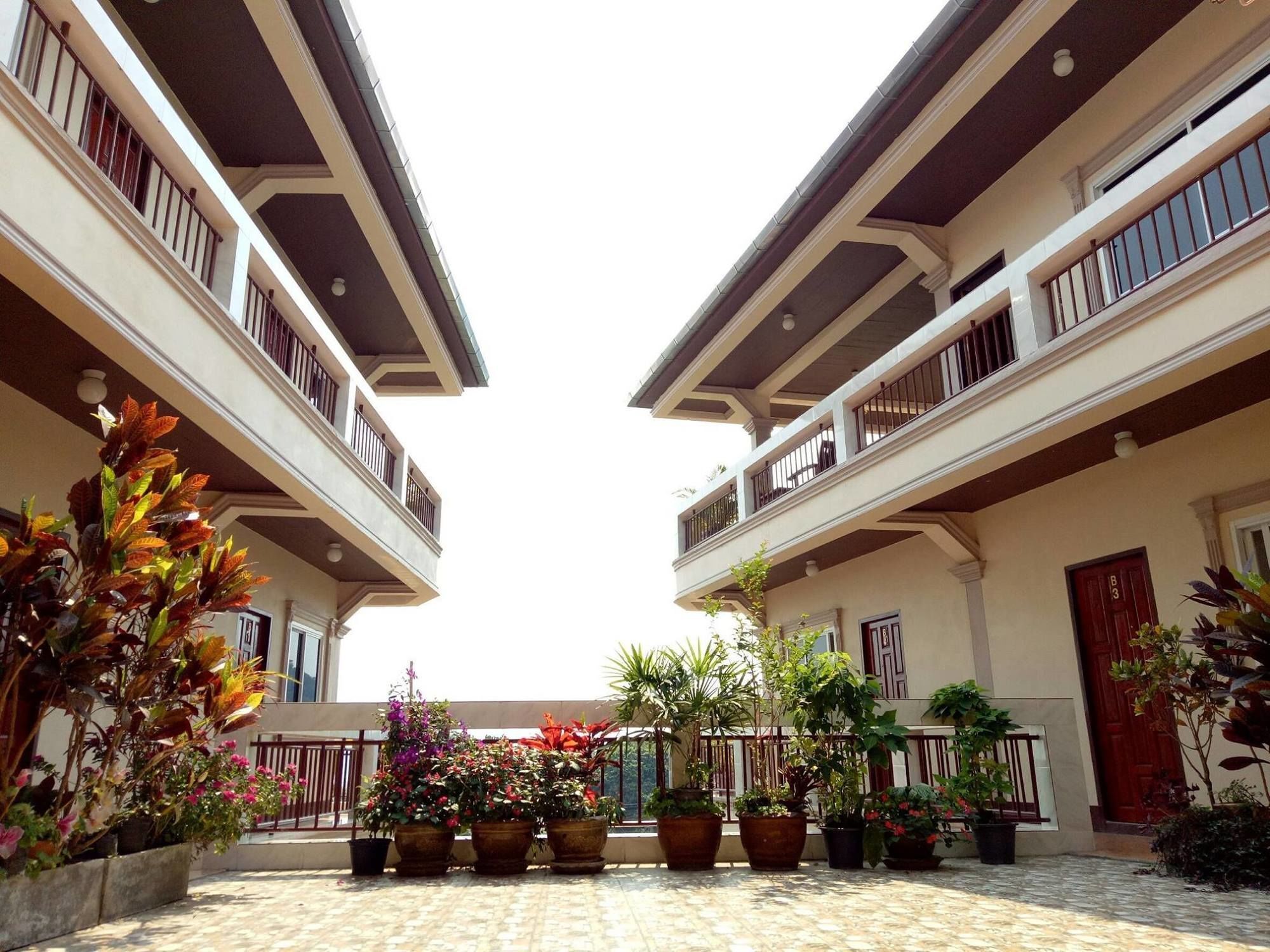Happy House At Maesalong Hotell Chiang Rai Exteriör bild