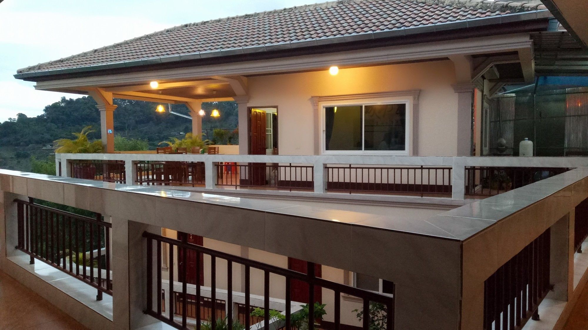 Happy House At Maesalong Hotell Chiang Rai Exteriör bild